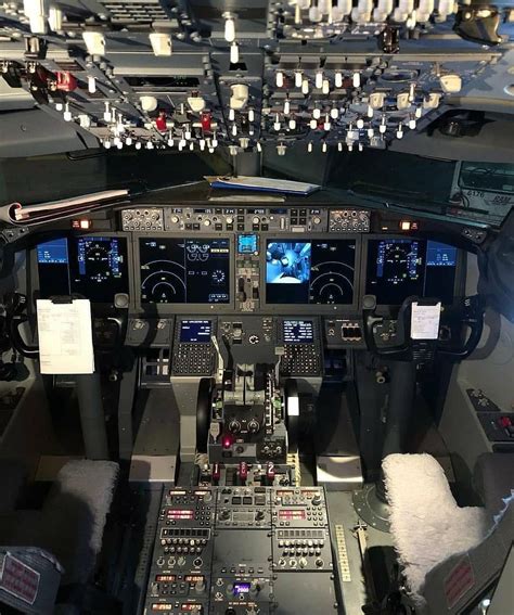 Boeing 737 Max Cockpit Pictures