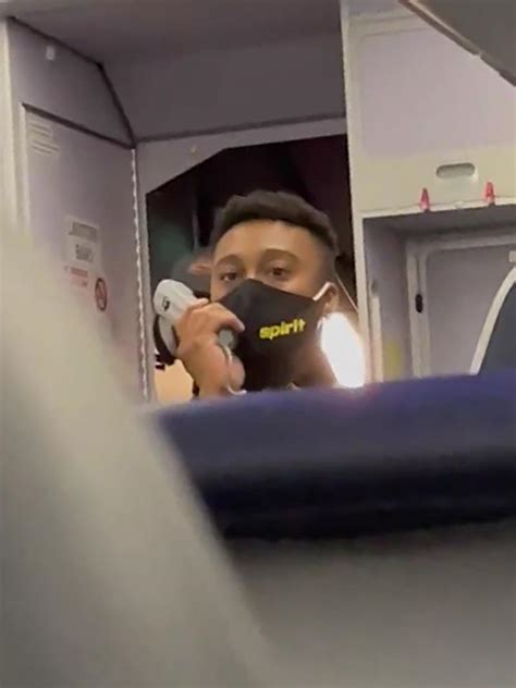 Spirit Airlines Flight Attendant Threatens To Jail And Put Passengers On No Fly List If They