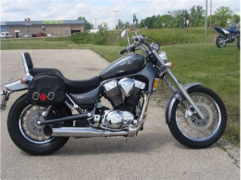 If you would like to get a quote on a new 2005 suzuki boulevard s40 use our build your own tool, or compare this bike to. Buy 2005 Suzuki Boulevard S83 on 2040-motos