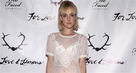 Hunger Games Actress Jena Malone Is Engaged To Ethan Delorenzo Who