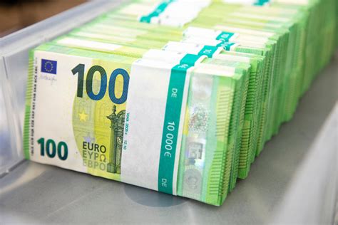 One hundred euro note <100 euro note>curr.eu. 100 Euro Schein Druckvorlage : Kostenloses Spielgeld zum ...
