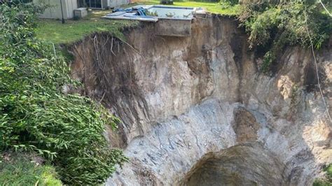 Florida Home In Danger After 75 Ft Wide 45 Ft Deep Sinkhole Opens