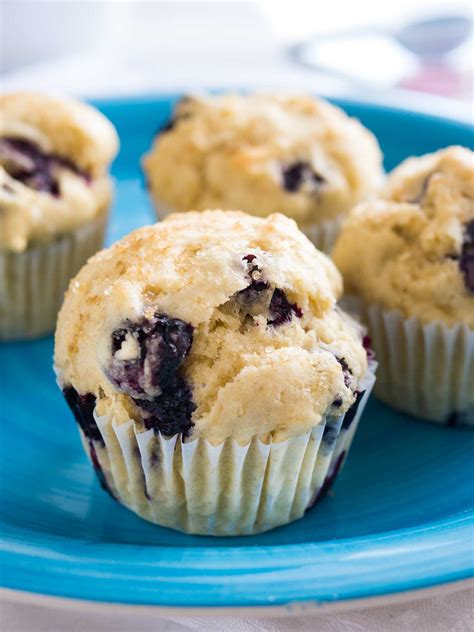 easy blueberry muffins {basic recipe easy variations}