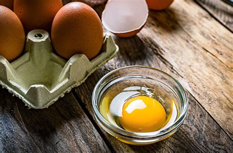 Is It Ever Safe To Eat Raw Eggs Cleveland Clinic Cleveland Clinic