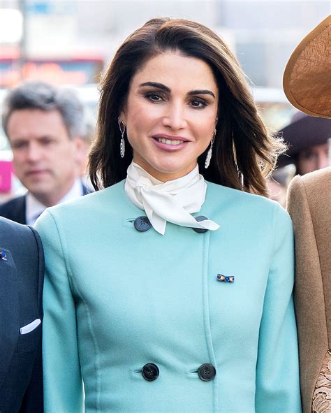 Queen Rania Of Jordans Best Dresses Outfits Pics