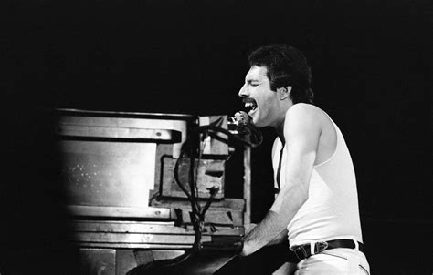 A 30 Años De La Muerte De Freddie Mercury Radio Online