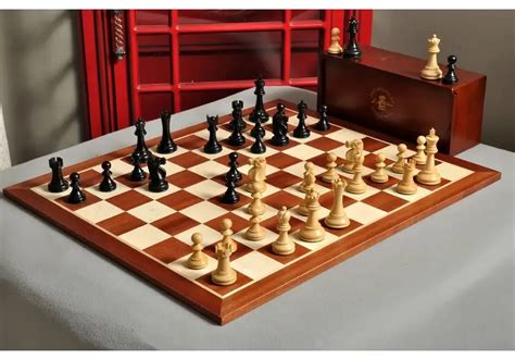 The Capablanca Chess Edition Reykjavik Ii Series Chess Set And Board