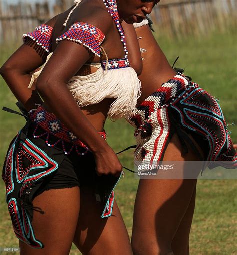 Culture Zoulou Danseurs De Femme Photo Getty Images