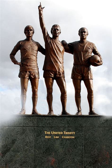 United Trinity Statue | Manchester united wallpaper, Manchester united fans, Manchester united team