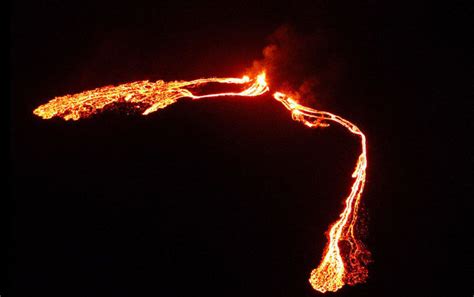 Icelandic Volcano Erupts Lighting Up Night Sky Near Reykjavik Arab News