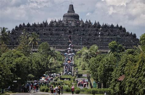 Sejarah Candi Borobudur Monumen Bukti Perkembangan Agama Budha Di