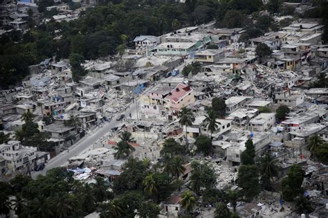 Near the epicenter of the earthquake, in the city of le´ogaˆne, it is Republic of Haiti: Destruction caused by the magnitude 7.0 ...