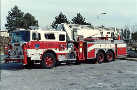 Fdny Tower Ladder 152 Tower Ladder 152 Pictured At The Ny Flickr
