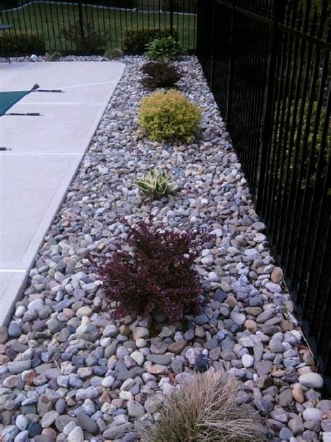 Swimming Pool Landscaping Ideas 21 Easy Diy Decors To Try
