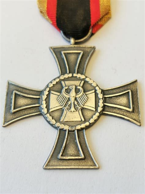 The bundeswehr cross of honour for valour. BRD, Ehrenkreuz der Bundeswehr in Silber, 25,00