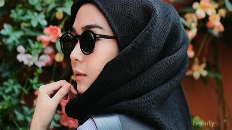Inspirasi Model Kacamata Lucu Ala Selebgram Hijab Yang Hits Banget