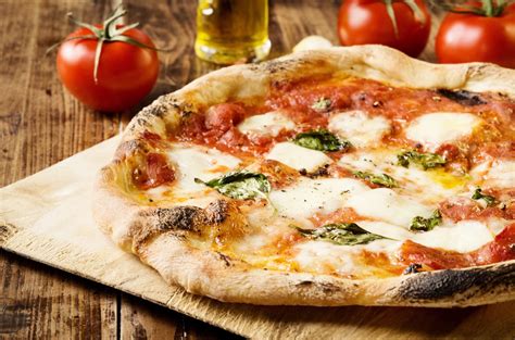 Prefrozen crust—doesn't cut it among the stern pizza mandarins of old napoli. Napoli, multata nota pizzeria: menu gourmet, ma usavano ...