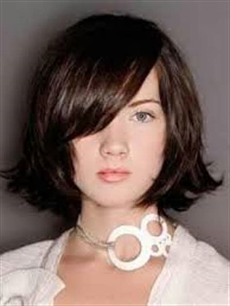 Layered bob as a short haircut for fine hair: How To Score These Hairstyles for Mid Length Hair - The Hairstyle Blog - Hairstyle Blog