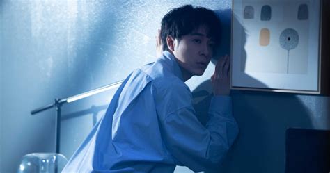 8首譜曲 + 8首作詞 10.17 開始預購 11.13 正式發行 預購限量贈品：《冊葉小事》創作雜記與四首琴譜 預購限定 吳青峰11/14.15 《上下冊》活動抽獎序號 在經歷過一場壯麗的《太空人》之旅後，少年在這個時間點，拾起了過往的創作，那些曾在別人口中的、你曾經印象深刻的那些作品，集結成冊，像是一. 〈一點點〉曾遭林宥嘉退稿 吳青峰重唱揪陳珊妮拍MV