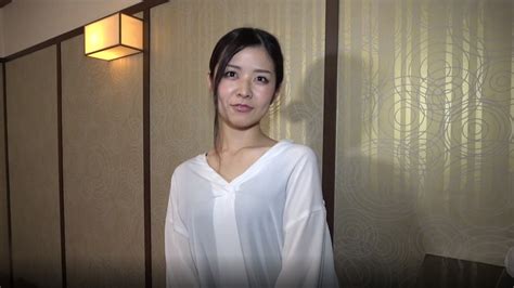 FC2 PPV 1313013 超SSS級4K撮影初撮り18歳全身が性感帯の実はドMな京都美人乳首こねくりだけで潮吹きイラマチオ