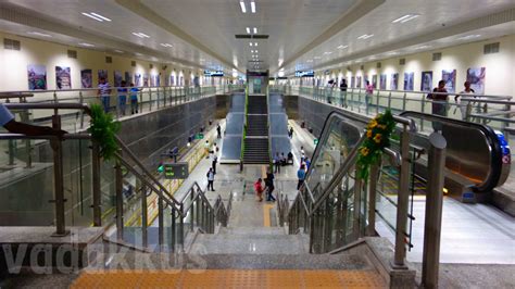 Entry From Concourse To Platform At Bangalore Metro Underground