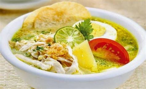 Soto ayam merupakan makanan khas indonesia yang berupa sup ayam pedas berwarna kuning yang disajikan dengan lontong, ketupat, atau mie. 5 Kreasi Resep dan Cara Membuat Soto Ayam Gurih