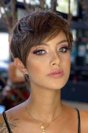 Check spelling or type a new query. 15 Gaya Rambut Yang Cocok Untuk Kamu Yang Berambut Tipis ...