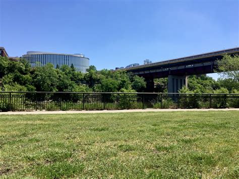 Picnics and Paddlewheelers – Bohemian Flats Park – Minneapolis