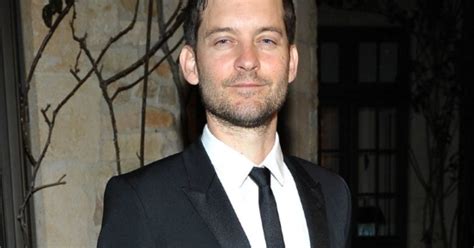 tobey maguire set to make directorial debut