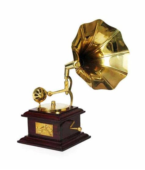 I have always had profound love for indian handicraft and i have decorated my house with such items which is when i first found gaatha and have been coming back to them since. Design Hut Home Decor Brass Showpiece Gramophone ...