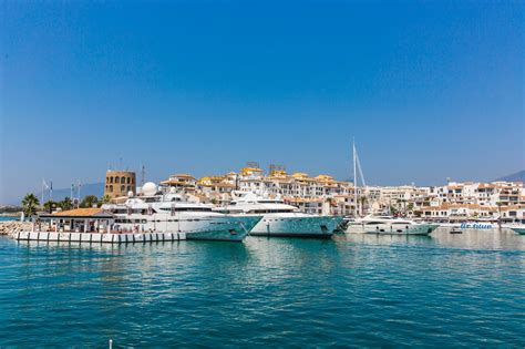#марбелья #рынокнаулице #marinalarisaspain #marbella блошиный рынок в бенаавис, марбелла, испания. 5 Reasons For You To Visit Marbella