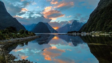 Wallpaper Milford New Zealand Lake Mountains 2880x1800 Hd Picture Image