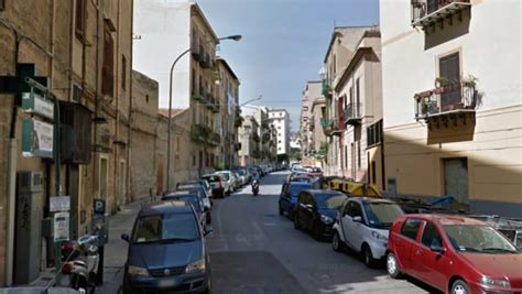 Cronaca e notizie dai principali quartieri della città, e informazioni di sport e cultura. Incendio in via Giorgio Gemmellaro, a fuoco due auto e una ...