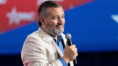 Ted Cruz Blasted For Joking About His 2021 Cancun Controversy As Texas Freezes Over Once Again