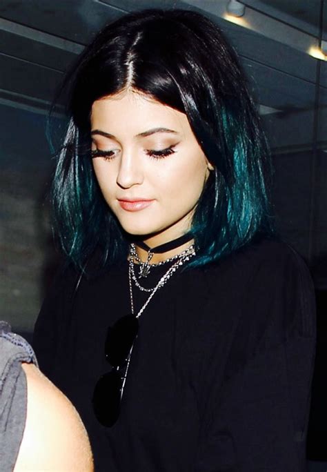 Pin By Camila Duarte Toschi On Kylie Kylie Jenner Blue Hair Kylie Jenner Hair Color Kylie