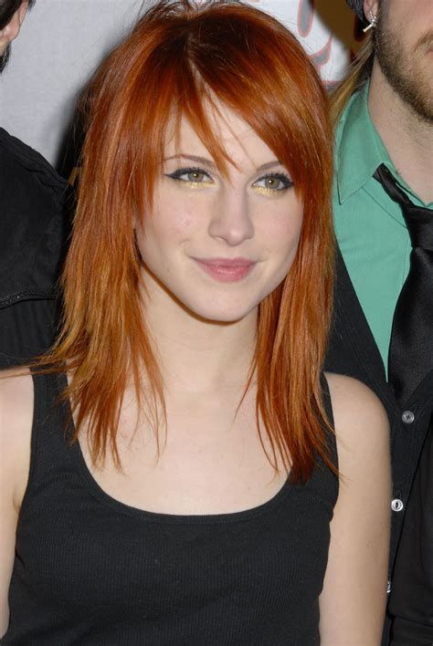 Hayley Williams Golden Brown Hair Highlights Hairstyle Pictures Prom
