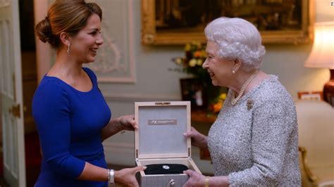 Queen Elizabeth Ii Honored With Lifetime Achievement Award Cnn