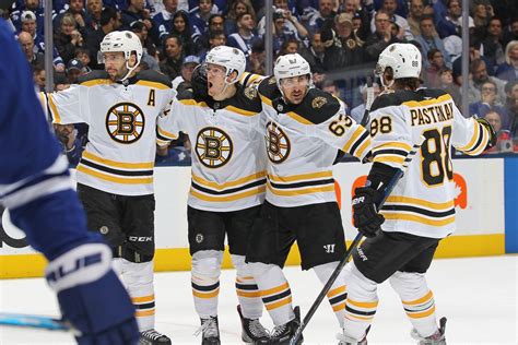 Recap Bruins Play A Complete Game Hold On Late To Force A Game 7