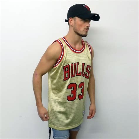 The full selection of chicago bulls home decor provides all the items you need to fill your walls and shelves with team merchandise like clocks. Mitchell & Ness NBA Chicago Bulls Scottie Pippen 1997-98 Swingman Jersey Gold - Teams from USA ...