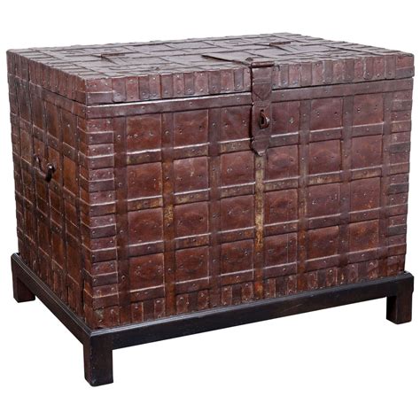Old Luggage Trunks For Sale Iucn Water