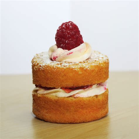 Mini Victoria Sponge Cupcake Cakes Baking Cake Inspiration