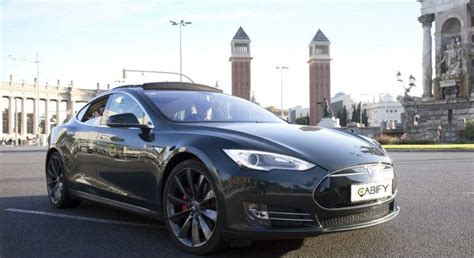 Hemos viajado en uno de sus coches y comprobado que no solo se saltan la ley, además instruyen a sus conductores sobre cómo hacerlo. Cabify desembarca en Barcelona con 50 vehículos y oficina ...