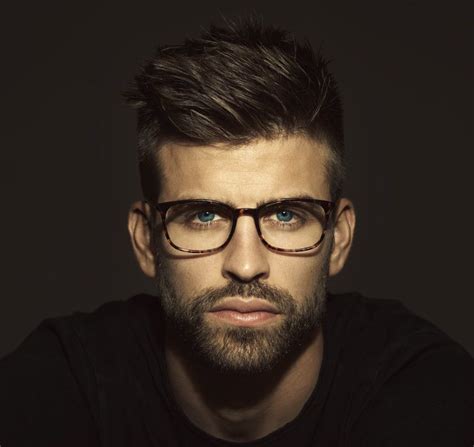 Auf dieser seite wird die verletzungshistorie sowie die sperren und ausfälle angezeigt. 23 Fußballspieler-Haarschnitte | Trend Frisuren 2018