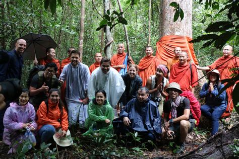Cambodian Monks, Youths Join Campaign To Protect Prey Lang - When in Phnom Penh