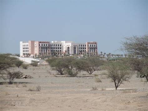 The Hotel In The Middle Of Nowhere Picture Of Crowne Plaza Sohar Tripadvisor
