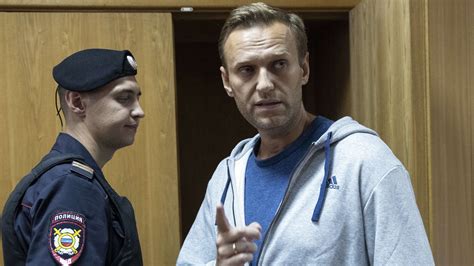 Russland Kreml Kritiker Nawalny Ist Nach 30 Tagen Gefängnis Wieder Frei Politik