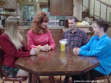 Applegate en nancy lee priddy, een zangeres en actrice. Kelly Bundy (christina Applegate) in Married With Children ...