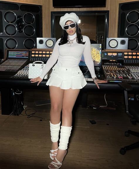 Pop Crave On Twitter Kali Uchis Reveals That She Has Turned In Her New Album