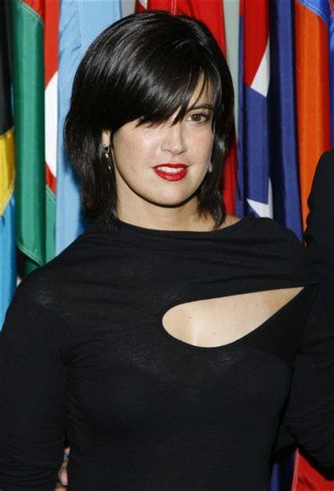 Phoebe Cates Love The Hair Great Hair And Fashion Pinterest Phoebe Cates Haircuts And Pictures