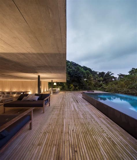 Stunning Rain Forest Views From Timber Decked Infinity Edge Pool In